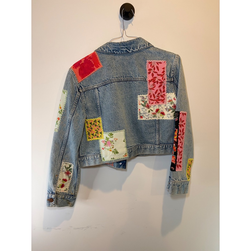 Alice + Olivia Jeans Patchwork Cropped Denim Jacket Light Wash Floral - Picture 6 of 9
